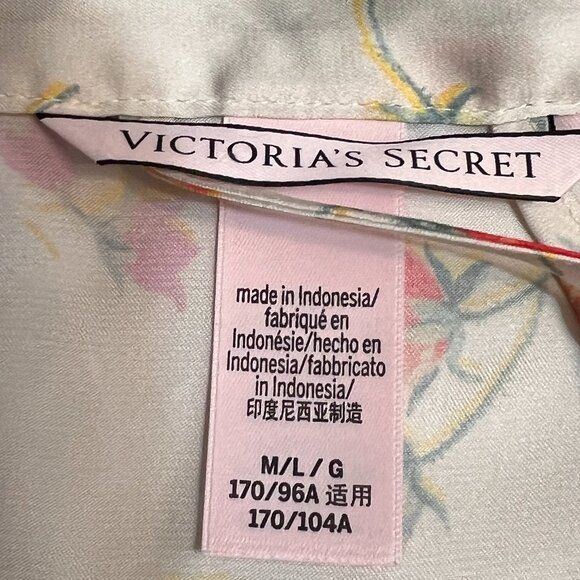 Victoria's Secret Women's Satin Floral Straberry Wrap Robe Dress M/L Ruffle Hem - Picture 4 of 6